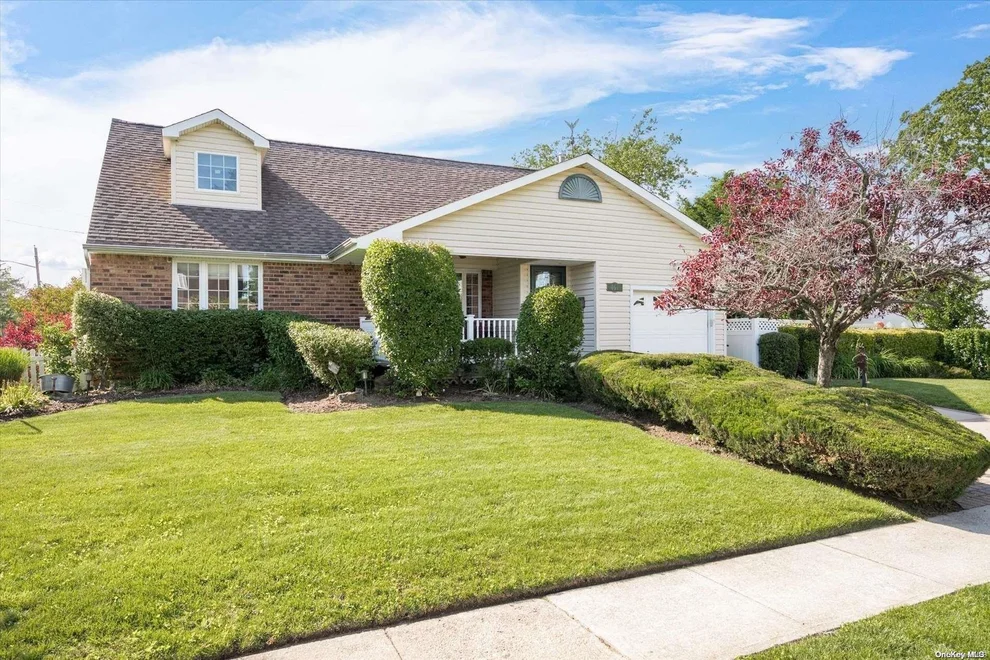 Unit for sale at 467 Freeman Avenue, Hempstead, NY 11572