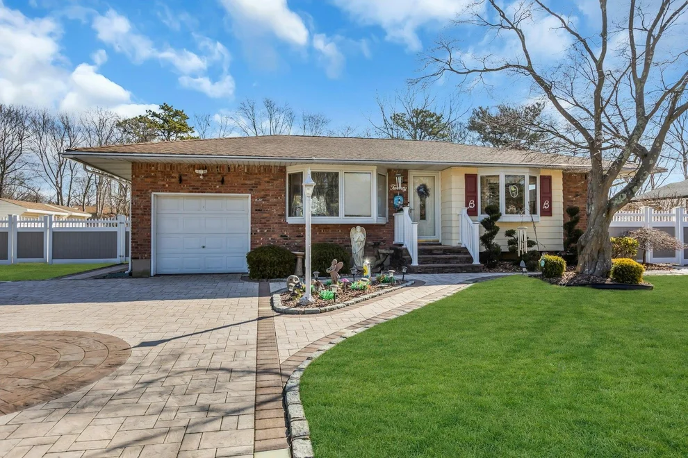 Unit for sale at 20 Crestwood Road, Islip, NY 11716