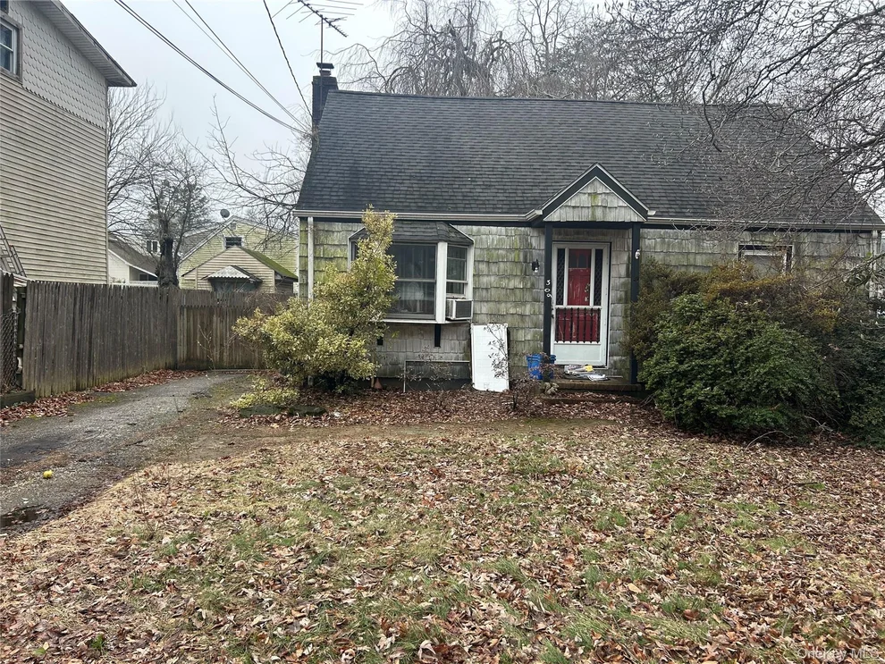 Unit for sale at 309 Depot Road, Huntington, NY 11746