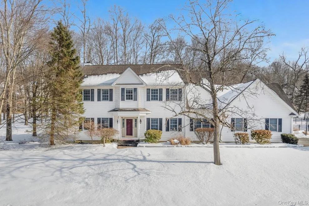 Unit for sale at 9 Trotter Lane, Poughkeepsie (Town), NY 12603
