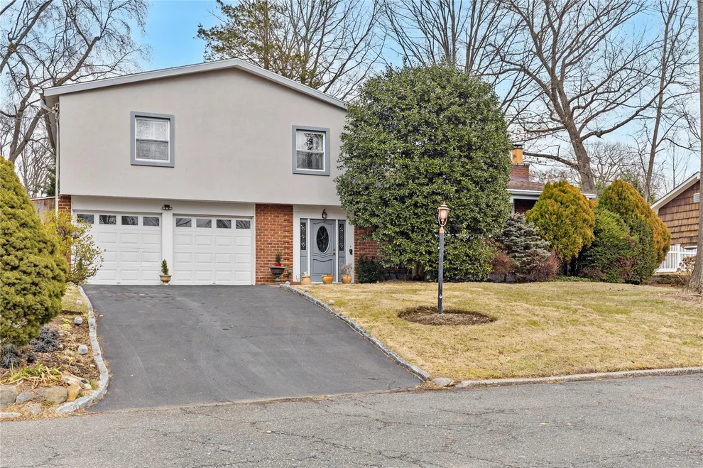 Unit for sale at 20 Hunt Path, New Rochelle, NY 10804