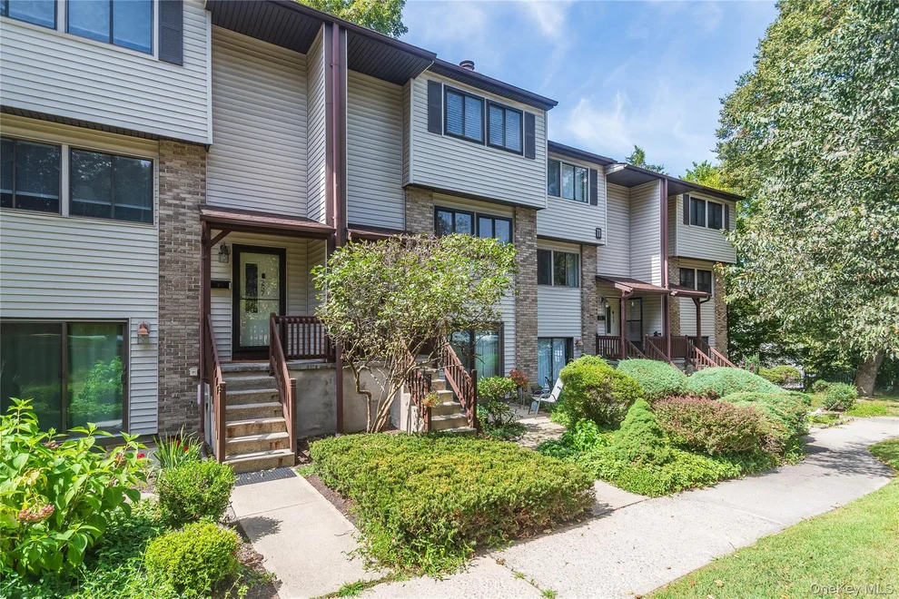 Unit for sale at 258 Village Court, Kingston, NY 12401
