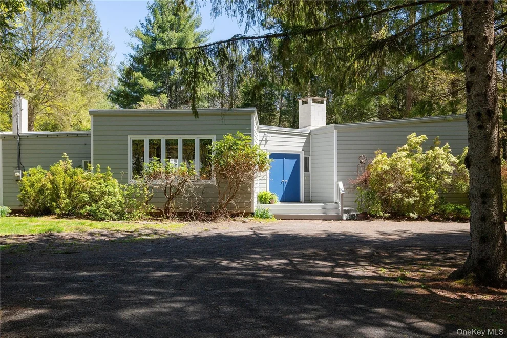 Unit for sale at 41 Wittenberg Road, Woodstock, NY 12498
