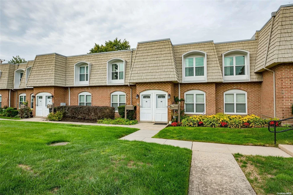 Unit for sale at 175 Main Avenue, Babylon, NY 11798