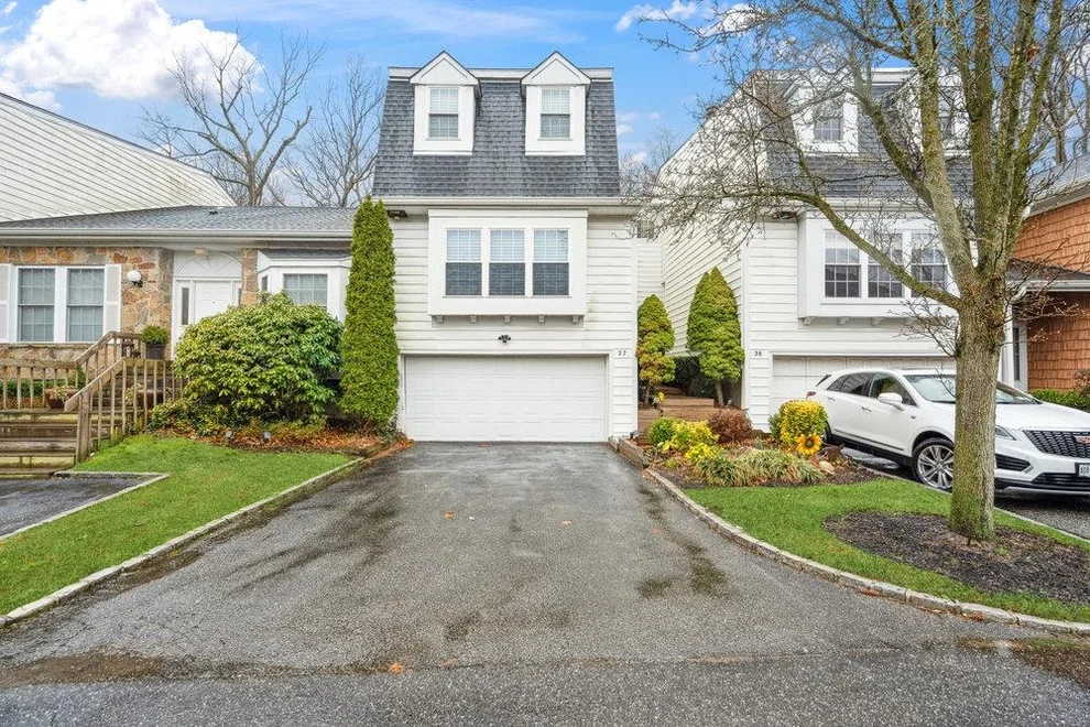 Unit for sale at 27 The Mews, Oyster Bay, NY 11791