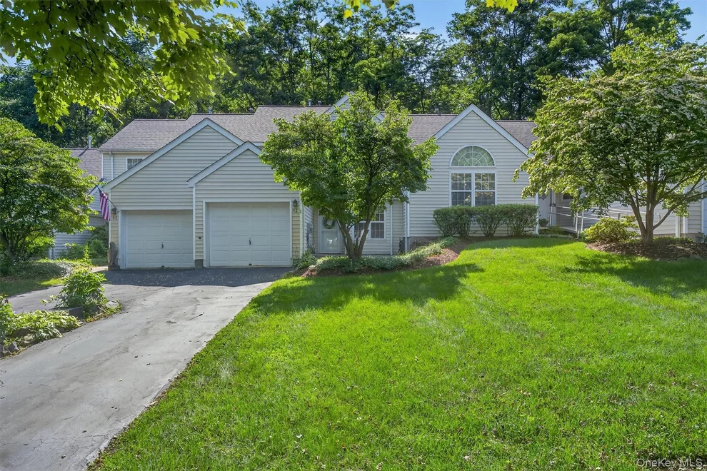 Unit for sale at 42 Prestwick Court, Poughkeepsie, NY 12603