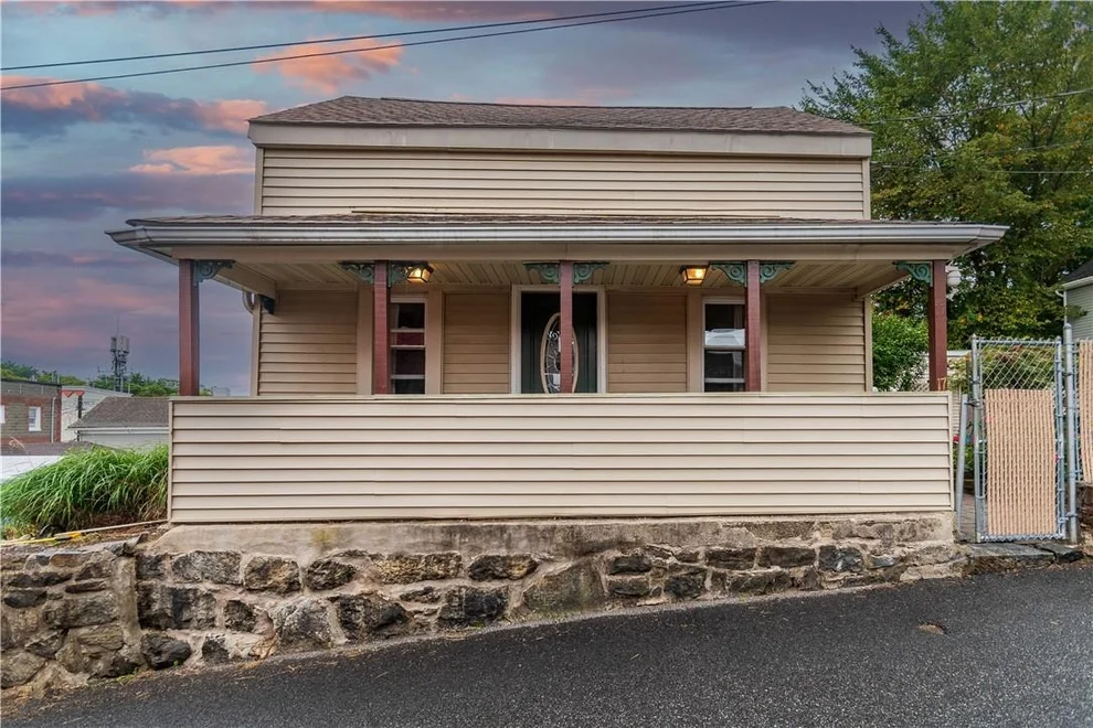 Unit for sale at 17 Tobins Lane, Highlands, NY 10928