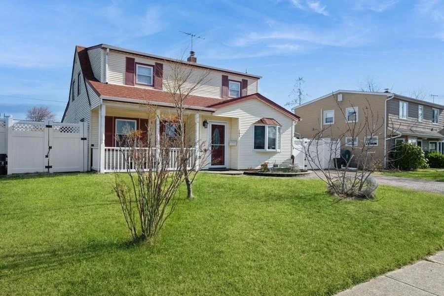 Unit for sale at 105 Old Oak Lane, Hempstead, NY 11756