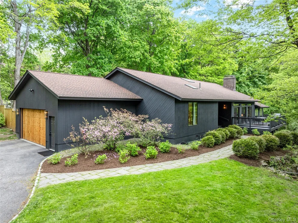Unit for sale at 3 Banks Hill Road, Mount Pleasant, NY 10570