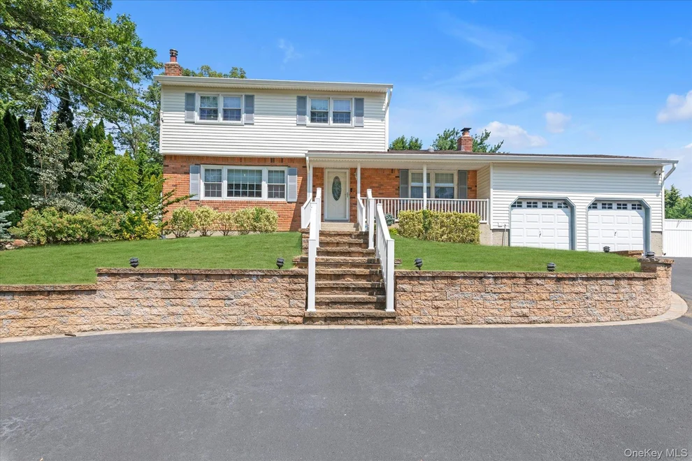 Unit for sale at 105 Lone Oak Path, Smithtown, NY 11787