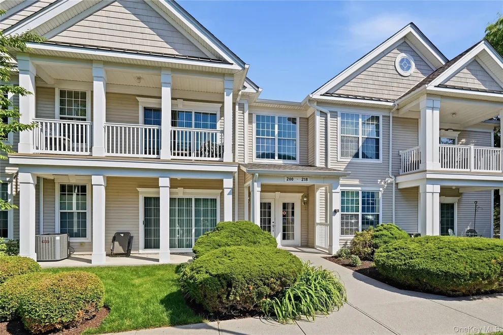 Unit for sale at 204 Saratoga Lane, Fishkill, NY 12524
