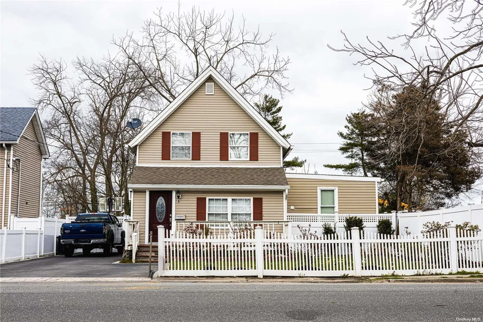 Unit for sale at 1 Brightside Avenue, Islip, NY 11722