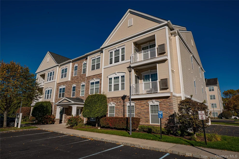 Unit for sale at 636 Saxton Court, Islip, NY 11722