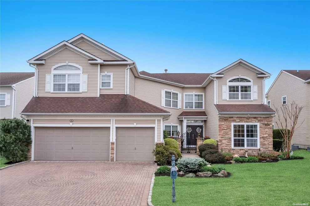 Unit for sale at 14 Hamlet Drive, Brookhaven, NY 11766