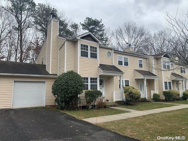 Unit for sale at 8 Franklin Commons, Brookhaven, NY 11980