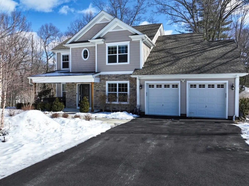 Unit for sale at 30 Knoll Crest Court, Cornwall, NY 12518