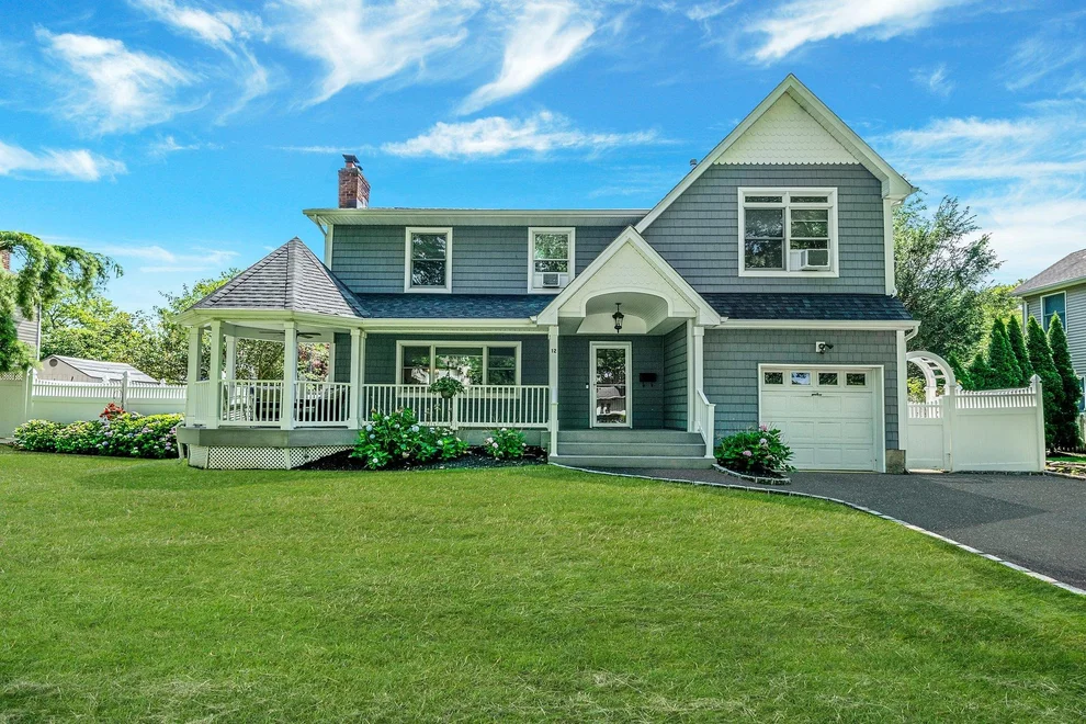 Unit for sale at 12 Sycamore Street, Huntington, NY 11747