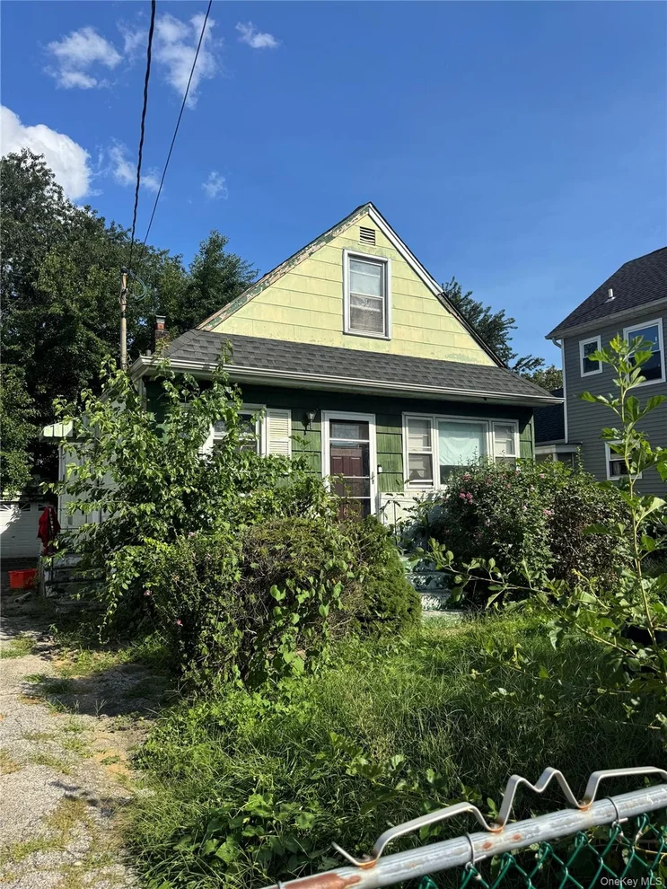Unit for sale at 283 Doherty Avenue, Hempstead, NY 11003