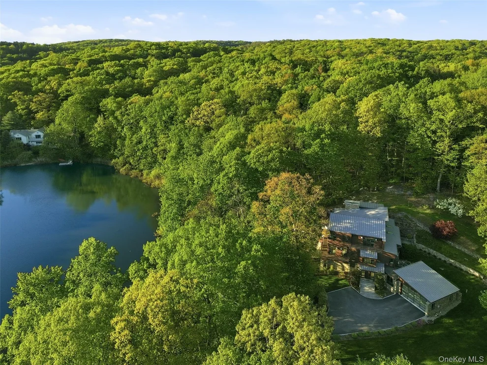 Unit for sale at 2 Lakeridge Drive, North Castle, NY 10504
