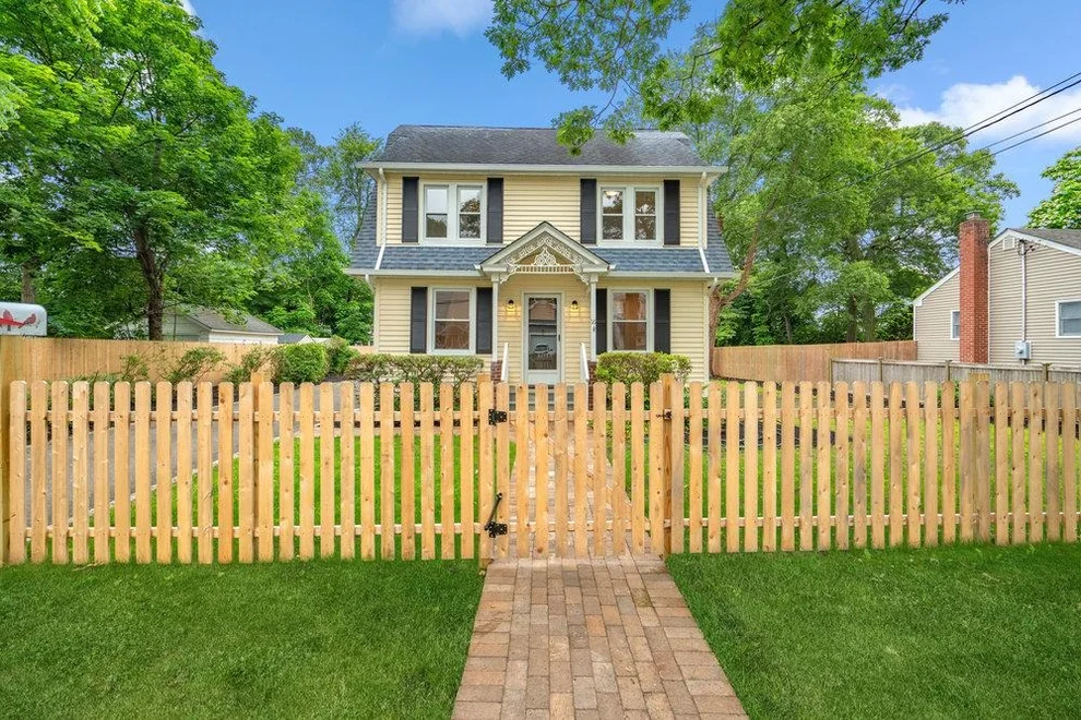 Unit for sale at 16 Garfield Place, Huntington, NY 11731