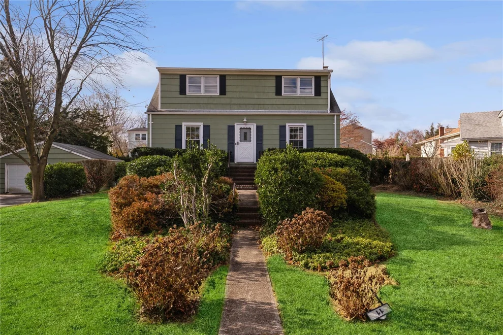 Unit for sale at 11 MCCOUNS Lane, Oyster Bay, NY 11545