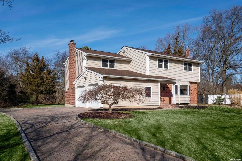 Unit for sale at 19 Capri Court, Huntington, NY 11746