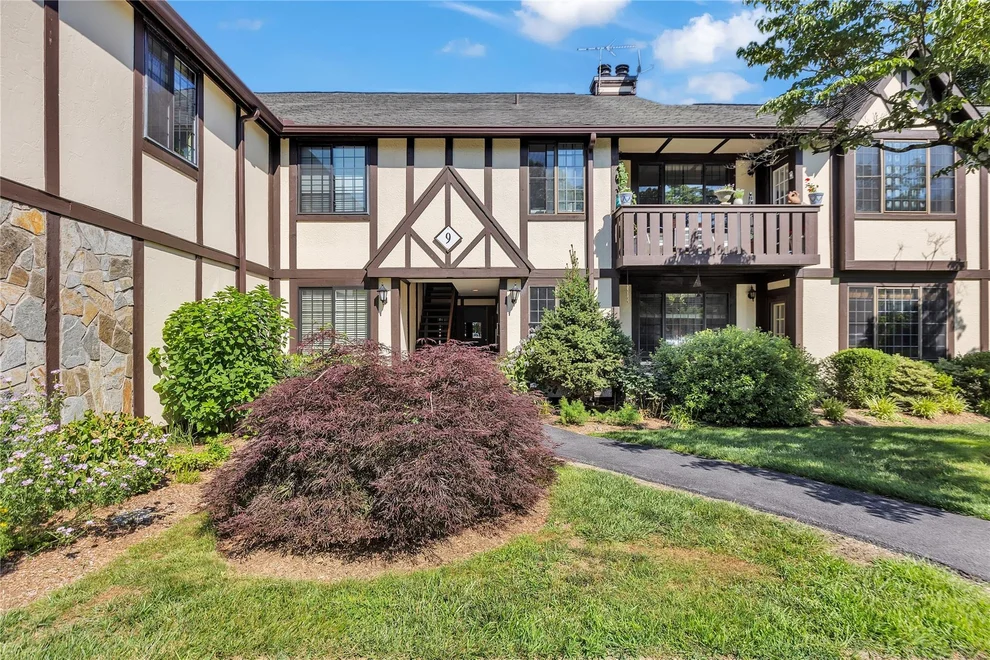Unit for sale at 9 Foxwood Drive, Mount Pleasant, NY 10570