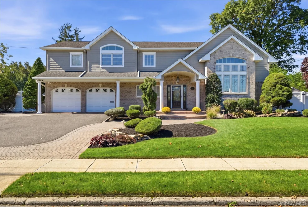 Unit for sale at 72 Wenwood Drive, Oyster Bay, NY 11762