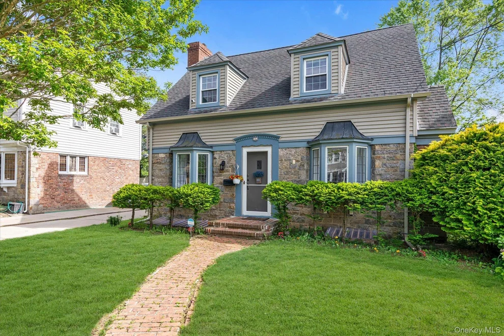 Unit for sale at 26 Latimer Court, Hempstead, NY 11570