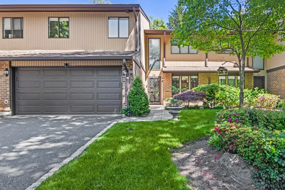 Unit for sale at 35 Wimbledon Drive, North Hempstead, NY 11576
