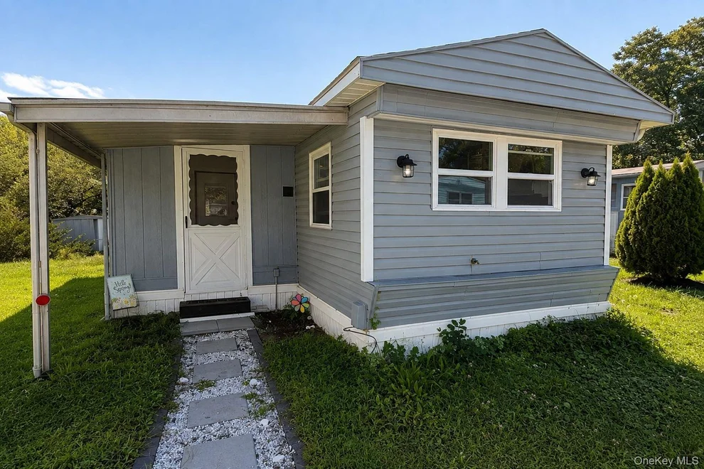 Unit for sale at 16 jennifer Court, Poughkeepsie (Town), NY 12601