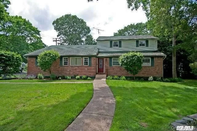 Unit for sale at 182 Connetquot Avenue, Islip, NY 11730