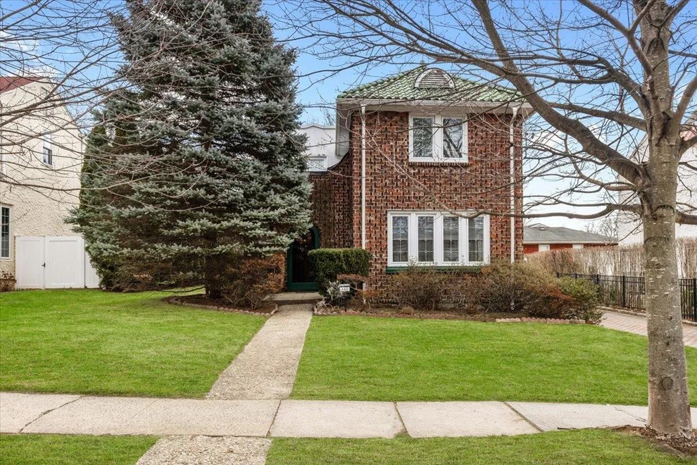 Unit for sale at 140 Colonial Parkway N, Yonkers, NY 10710