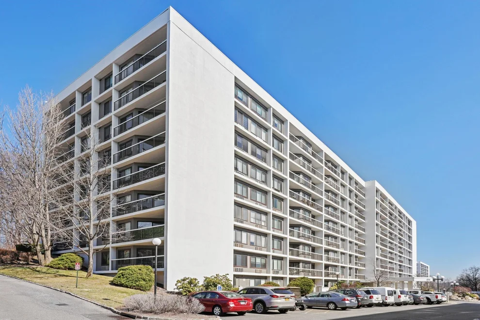 Unit for sale at 300 High Point Drive, Greenburgh, NY 10530
