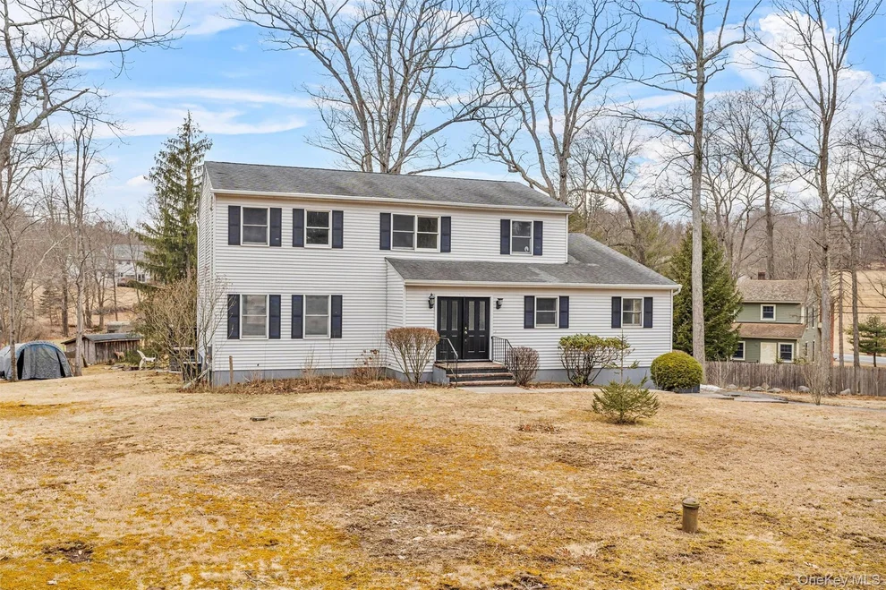 Unit for sale at 10 Leone Court, Woodbury, NY 10930