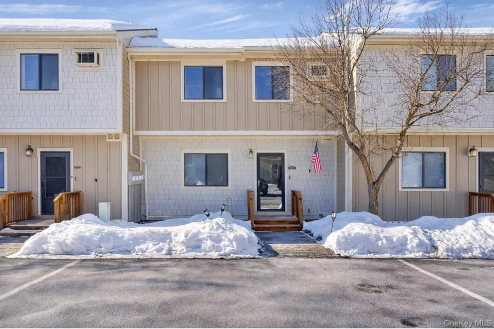Unit for sale at 5307 Chelsea Cove N, Beekman, NY 12533