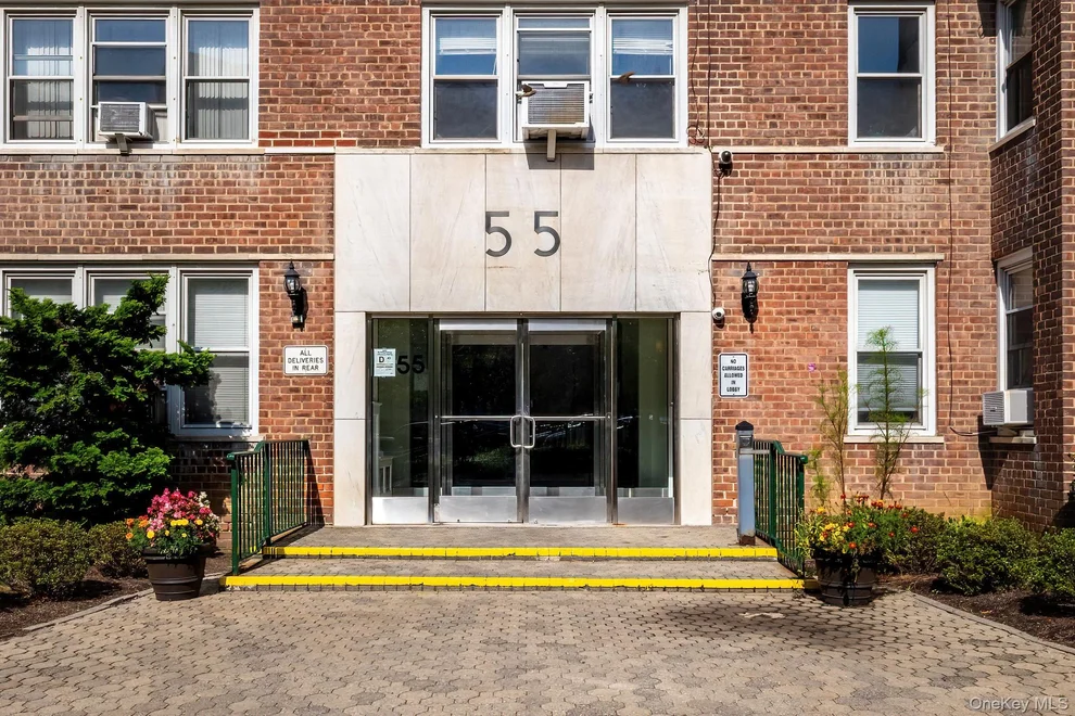 Unit for sale at 55 Knolls Crescent, New York, NY 10463