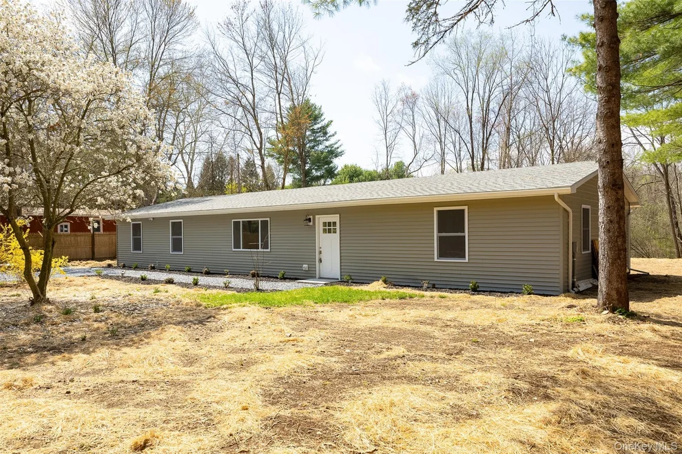 Unit for sale at 7 Eckelman Drive, Hyde Park, NY 12538