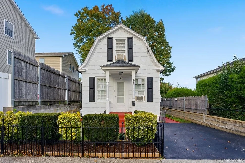Unit for sale at 65 Bedford Avenue, North Hempstead, NY 11590