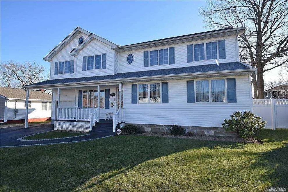 Unit for sale at 33 Perry Street, Babylon, NY 11757