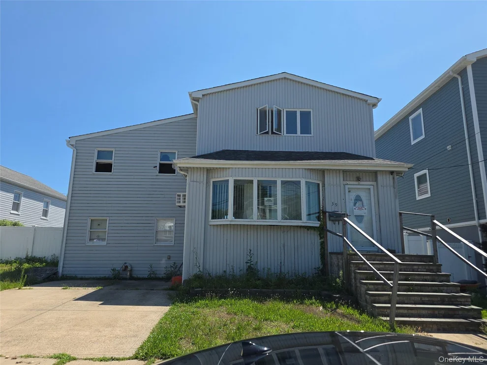 Unit for sale at 39 Kent Road, Hempstead, NY 11558