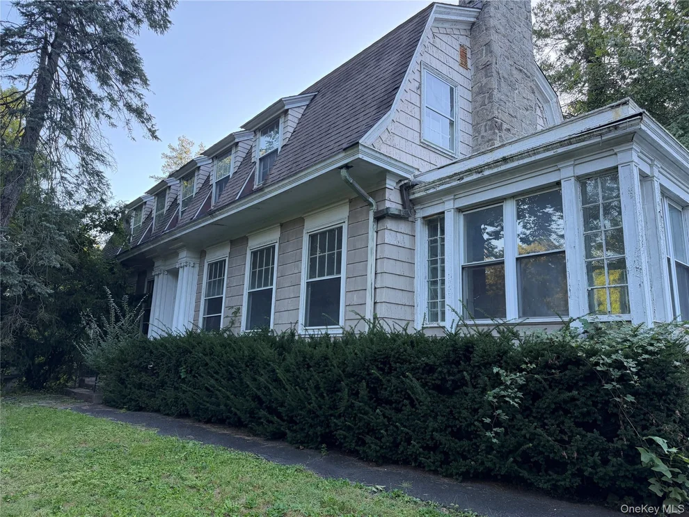 Unit for sale at 29 Woodland Place, White Plains, NY 10606