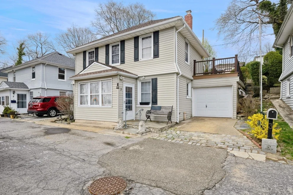 Unit for sale at 3 Terrace Place, Glen Cove, NY 11542