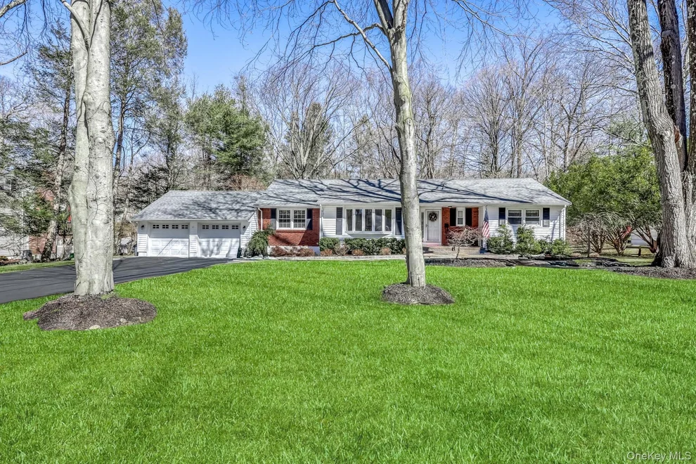 Unit for sale at 5 Moriah Lane, Ramapo, NY 10901