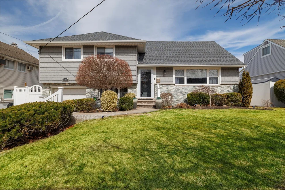 Unit for sale at 292 Concord Ave Avenue, Hempstead, NY 11572