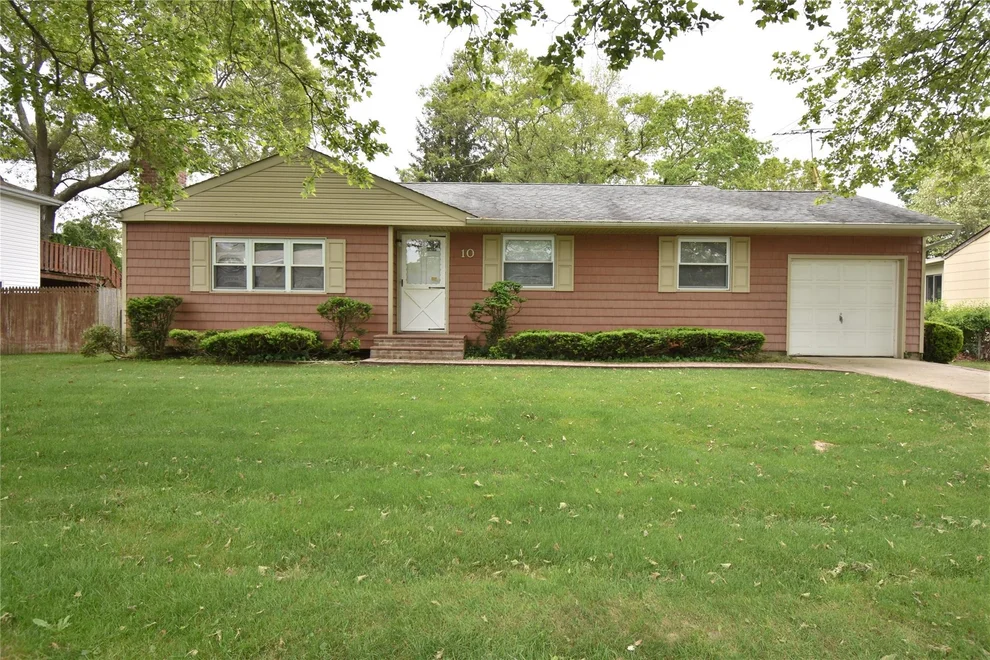 Unit for sale at 10 Arleen Avenue, Islip, NY 11741