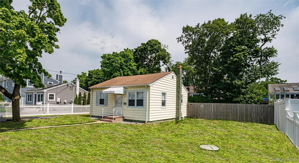 Unit for sale at 123 Cherubina Lane, Babylon, NY 11703