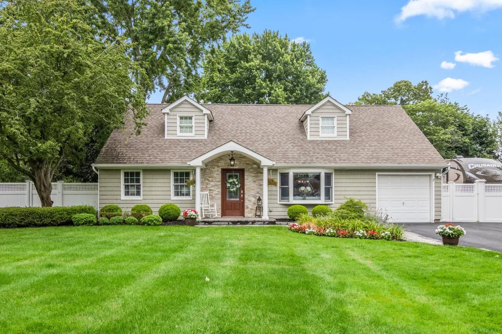 Unit for sale at 5 Barnaby Lane, Brookhaven, NY 11766