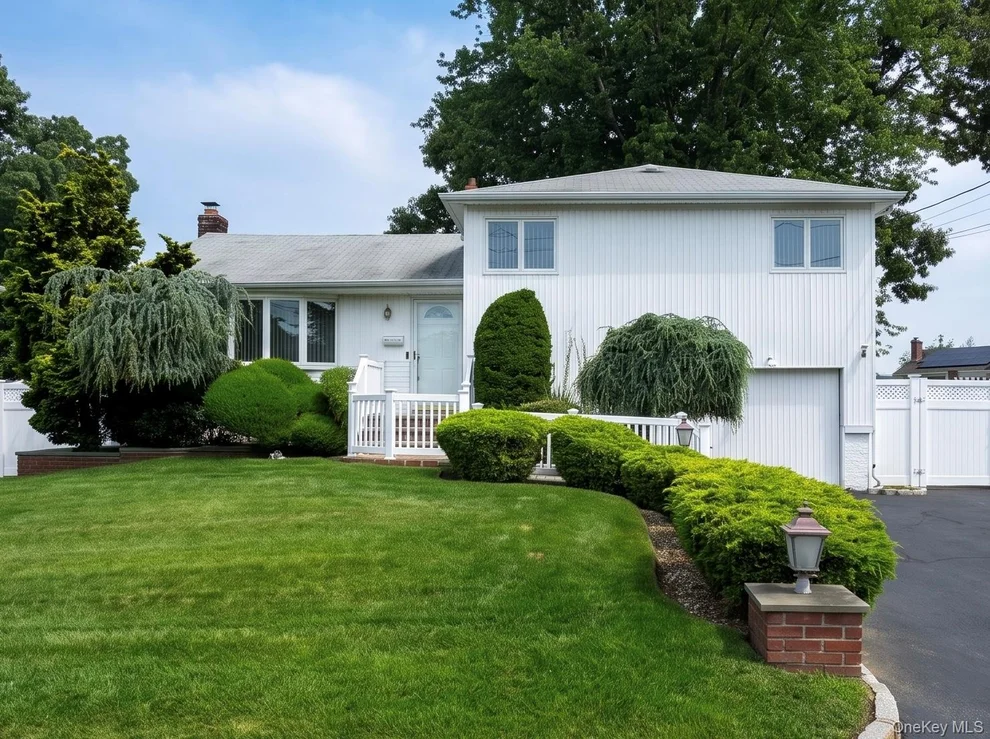 Unit for sale at 128 James Street, Oyster Bay, NY 11758