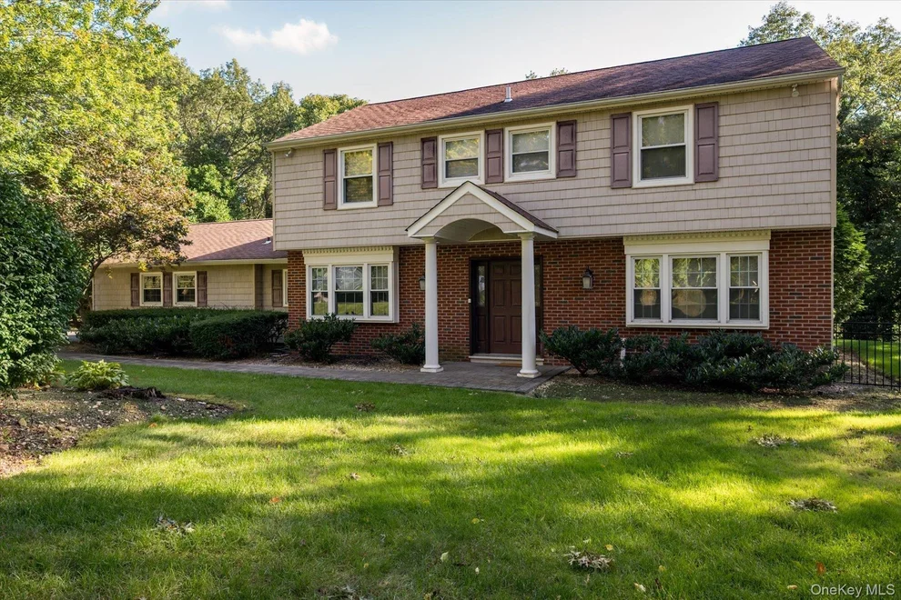 Unit for sale at 4 Whittock Lane, Huntington, NY 11747